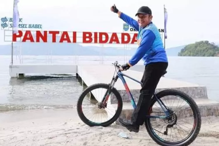 Gubernur Sumsel, Herman Deru saat mengunjungi Kawasan Danau Ranau (Dok.HumasPemprov)