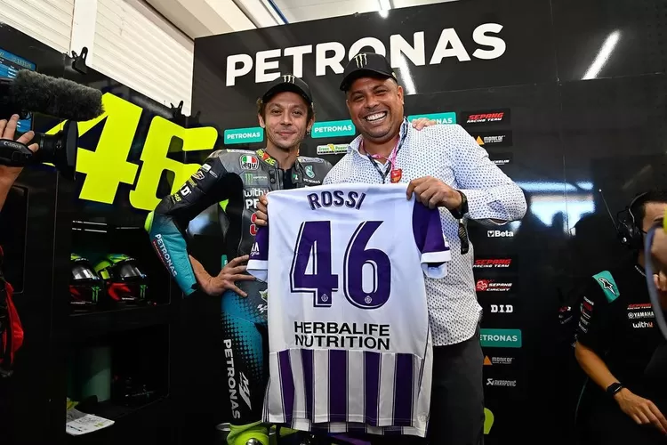  Valentino Rossi pensiun dari MotoGP, mendapat dukungan dari banyak pihak, salah satunya legenda sepakbola Ronaldo. (akun instagram @ronaldo)