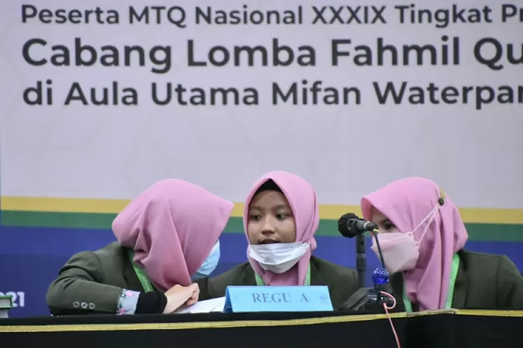 Qoriah Kabupaten Agam peroleh poin tertinggi di babak penyisihan sesi 3 cabang Fahmil Qur&rsquo;an di MTQN Sumbar ke-XXXIX, di Kota Padang Panjang, Senin (15/11/2021).