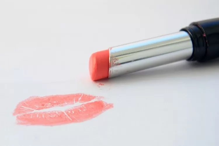 Ciri Lipstik Kedaluwarsa yang Wajib Anda Ketahui (Pixabay/Miroslavik)