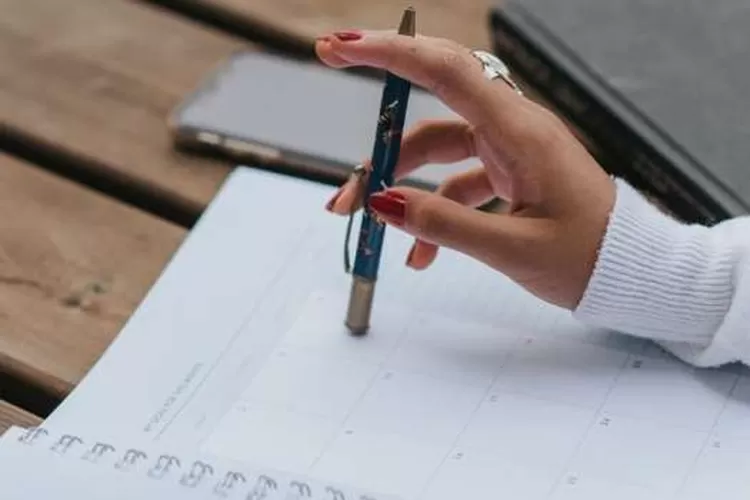 Ilustrasi masalah Komponen Management Fee Kemenkominfo BAKTI (Dok.pexels.com/AneteLusina)