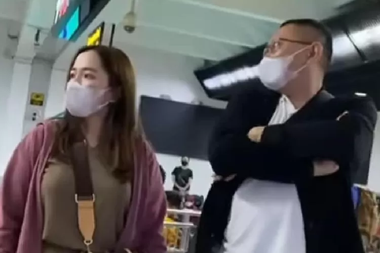 Anggita Pasaribu, perempuan muda yang terlibat cekcok mulut dengan Artelia Dahlan dan Ibunya (instagram ahmad sahroni)