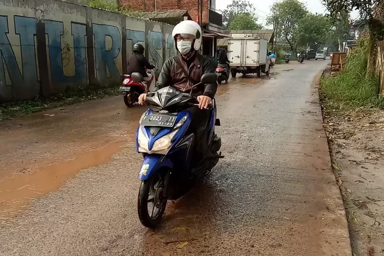 Jalanan berlumpur dampak dari proyek RSUD Bogor Utara  (Dokumentasi Bogor times)