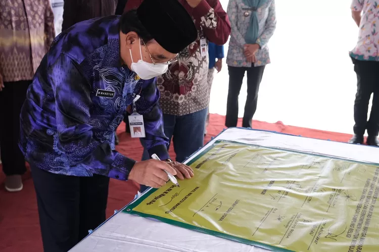 Walikota Magelang saat mencanangkan Kelurahan Tidar Utara sebagai kampung Religi  (Foto: Pemkot Magelang)