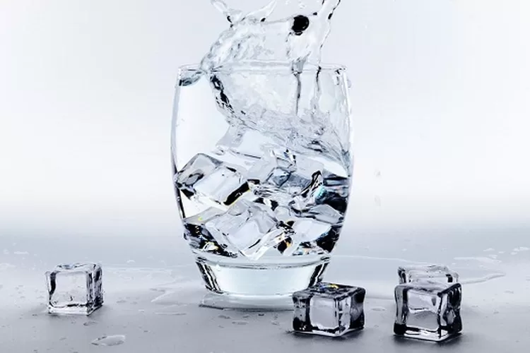 Ilustrasi benda mencair (freefoto)