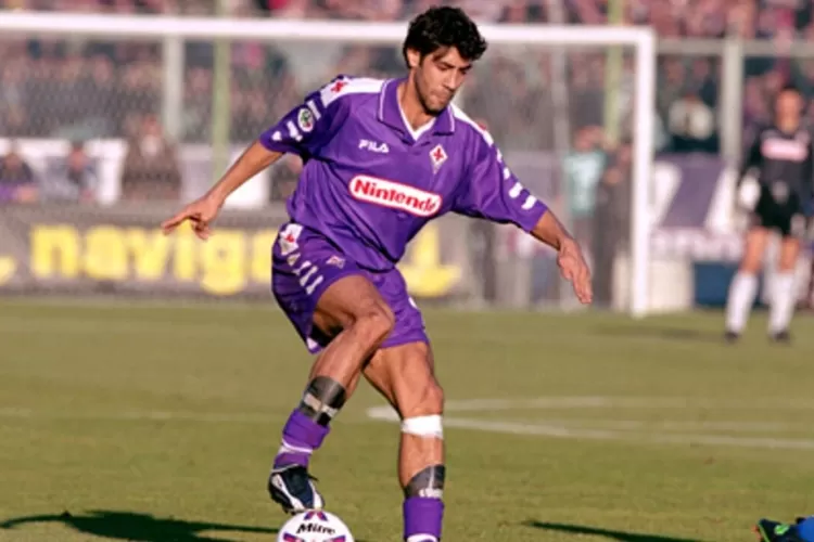 Rui Costa saat memperkuat Fiorentina 