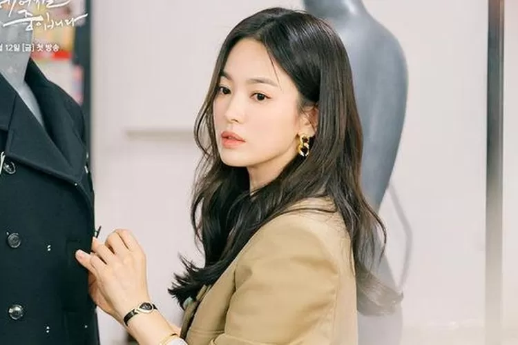 Song Hye Kyo dalam drama Now We Are Breaking Up (SBS)