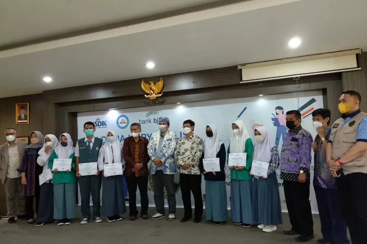 acara puncak penilaian dan penyerahan hadiah lomba karya tulis antar SMA/SMK/SLB/MA se-Jawa Barat (Foto: Gorajuara)