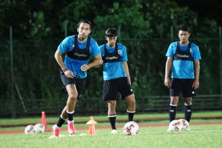 Jelang pertandingan perdana di Piala AFF Suzuki 2020 melawan Kamboja, para pemain Timnas Indonesia tengah berlatih serius. (pssi.org)