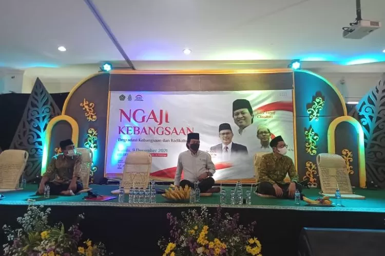    Gus Yusuf Chudlori, Pengasuh Ponpes  Tegalrejo Magelang dalam Acara Ngaji kebangsaan yang digelar DEMA Fakultas Ushuluddin dan Humaniora UIN Walisongo Semarang di Ruang Seminar FUHUM, Kamis 9 Desember 2021. (dok UIN)