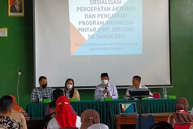 Suasana pelaksanaan sosialisasi percepatan pencairan PIP jenjang SD. (Dindikbud Demak)