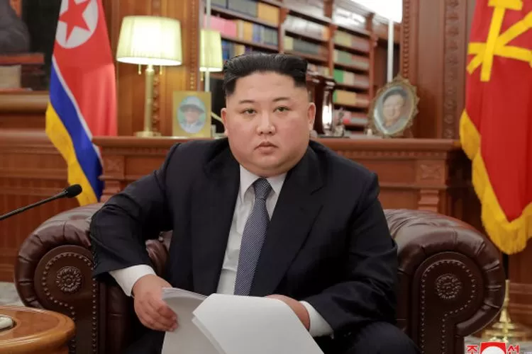 Kim Jong Un, pemimpin Korea Utara, merilis sejumlah peraturan aneh untuk warganya yang kerap membuat aneh masyarakat dunia. (Foto: Gorajuara.com/Pikiran Rakyat)