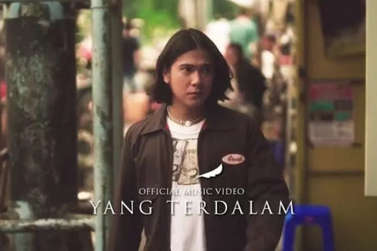 Iqbaal Ramadhan membintangi video klip lagu 'Yang Terdalam' milik NOAH. (Tangkapan Layar YouTube Noah Official)