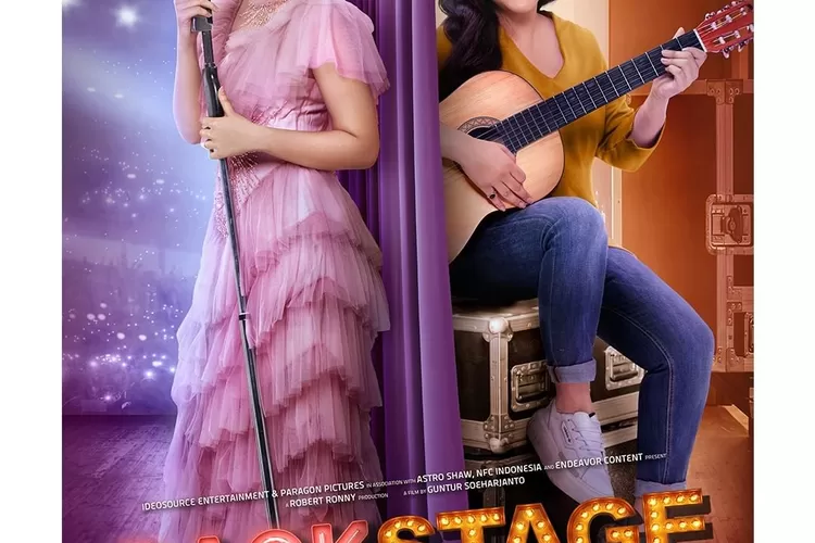 Sissy Prescillia dan Vanesha Prescilla berduet membawakan lagu Melangkah untuk soundtrack film Backstage. (Instagram @paragonpictures.id )