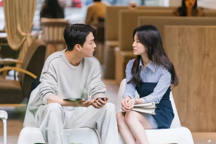 Drama Now We Are Breaking Up episode 12 menampilkan Song Hye Kyo yang lebih memilih sahabatnya daripada cinta. ( instagram @nowwearebreakingup_official)