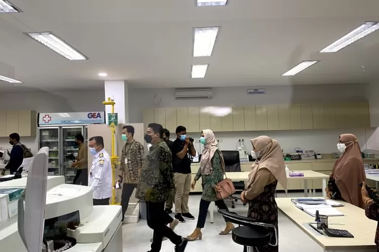PT Rajawali Nusindo melakukan kerjasama dengan RSUD Raden Mattaher untuk membangun Laboratorium Patologi Klinik Terpadu. (dok Rajawali Nusindo)