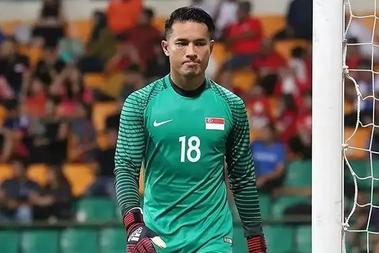  Hassan Sunny, Kiper Senior Timnas Singapura yang Tampil Ciamik di AFF Suzuki Cup 2020 (Instagram/@vivagoal)