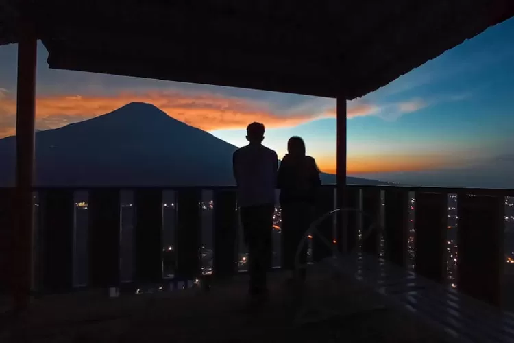 Indahnya sunset dari Gardu Pandang Puncak Botorono (Foto instagram @wisatabotorono)