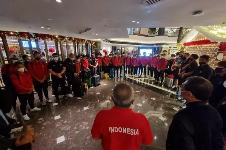 Tim Garuda Merah-Putih yang baru selesai berjuang di laga Piala AFF 2020, Ahad (2/1/2021) langsung kembali ke Tanah Air. Tim asuhan Shin Tae-yong pulang dengan membawa kebanggaan, mampu tampil hingga pertandingan puncak turnamen dua tahunan itu. (republika.co.id)