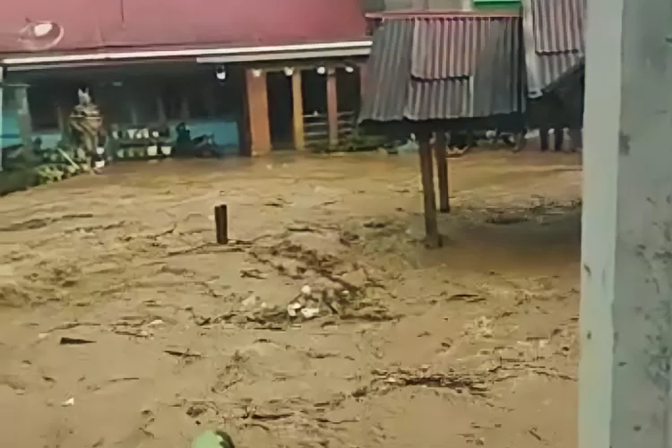 Banjir di Air Dingin Kecamatan Lembah Gumanti kab Solok