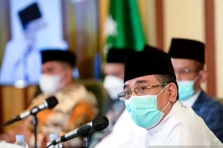 Ketua Umum PBNU Yahya Cholil Staquf saat mengumumkan jajaran kepengurusan masa khidmat 2022-2027 di Kantor PBNU, Jakarta, Rabu (12/1/2021).  (ANTARA FOTO/M. Risyal Hidayat)