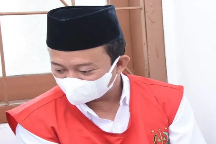 Herry Wirawan pemerkosa 13 santriwati dituntut hukuman  mati oleh Jaksa Penuntut Umum