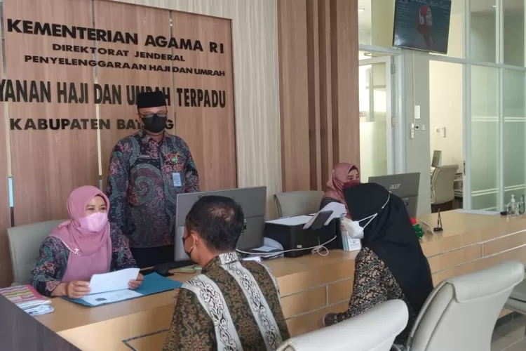 Pusat Layanan Haji dan Umrah Terpadu (PLHUT) Kantor Kementerian Agama (Kemenag) Kabupaten Batang melayani pemohon calon jemaah umroh.&nbsp;   Foto: dok&nbsp;