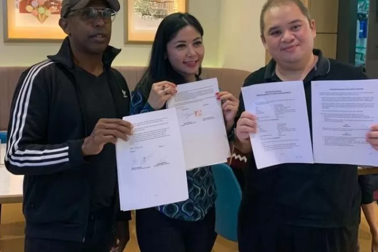 Penandatanganan kerja sama SangkaraNFT.com dengan Making Name Studio. (istimewa)