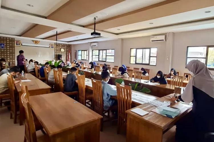 Suasana psikotes di SMP Prima Cendekia Islami (PCI) 