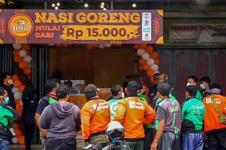 Brand Nasi Goreng Babalo  diminati nasyarakat, dan mengembangkan  konsep topping  serta terus dikembangkan di wikayah Jakarta Rata. (Jakarta, kuliner, nasi goreng bapalo tumbuh pesar di Jakarta Raya.)