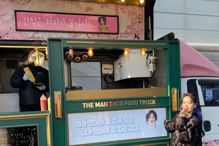 Byul menerima food truck dari suaminya, HaHa. (Instagram/@sweetstar0001)