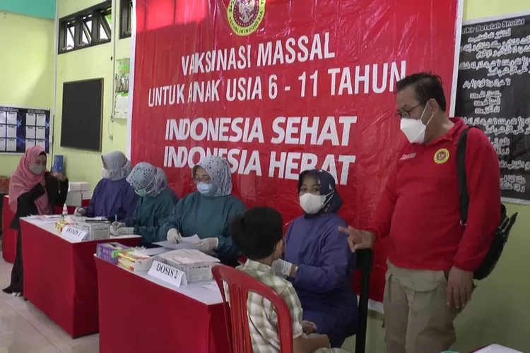 Vaksinasi anak di SD Muhammadiyah Purin Kamis 27 januari 2022 yang dilaksanakan Badan Intelejen Negara Daerah (Binda) Jateng . (edi prayitno/kontributor Kendal)
