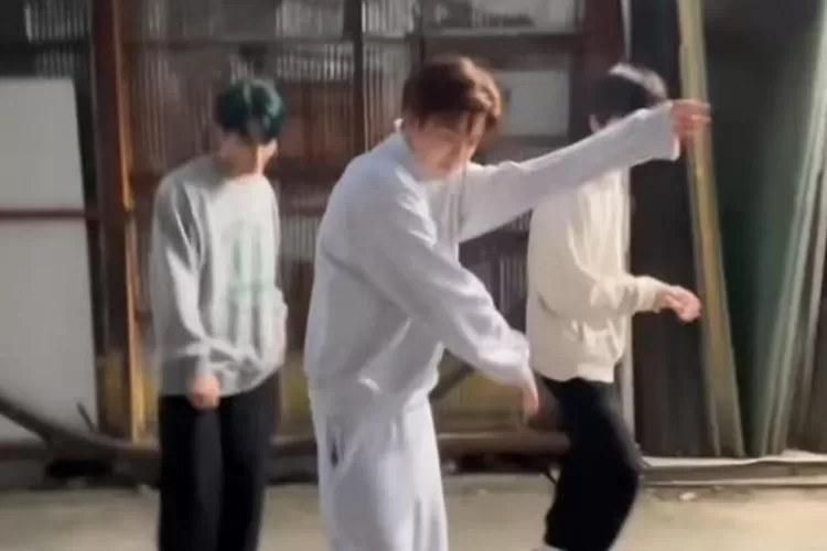 NCT Dream Joget Pakai Lagu Mendung Tanpo Udan yang dipopulerkan Ndarboy Genk. (nct_dream/Instagram)
