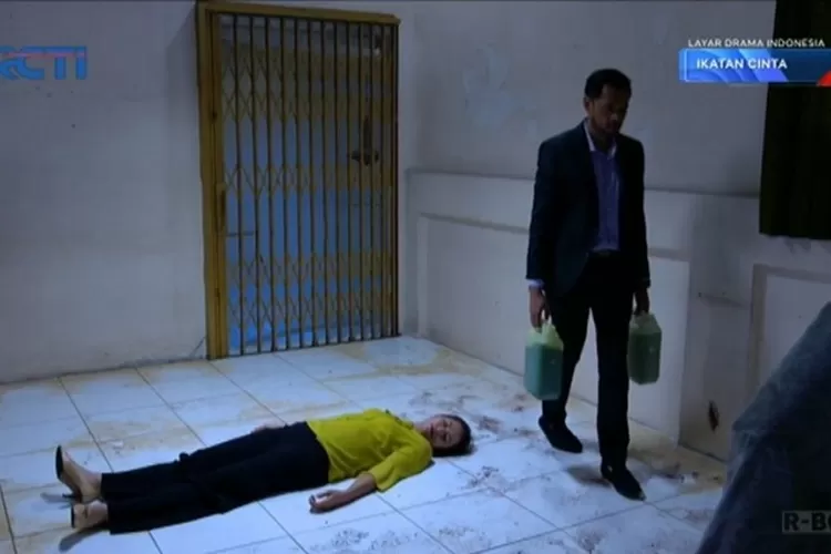 Sinopsis Ikatan Cinta 28 Januari 2022, Irvan Bakar Rumah dan Jebak Mama Rosa. (RCTI)