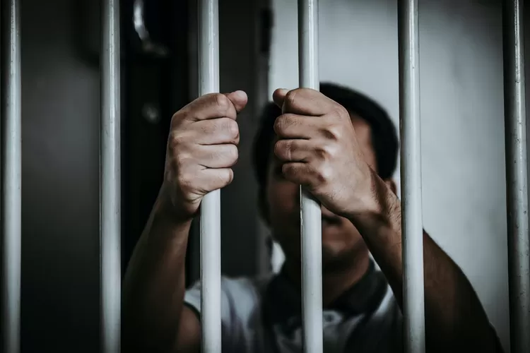 Dokter Pencampur Makanan ke Sperma di Kota Semarang Hanya Dihukum 6 Bulan Penjara. (Shutterstock)