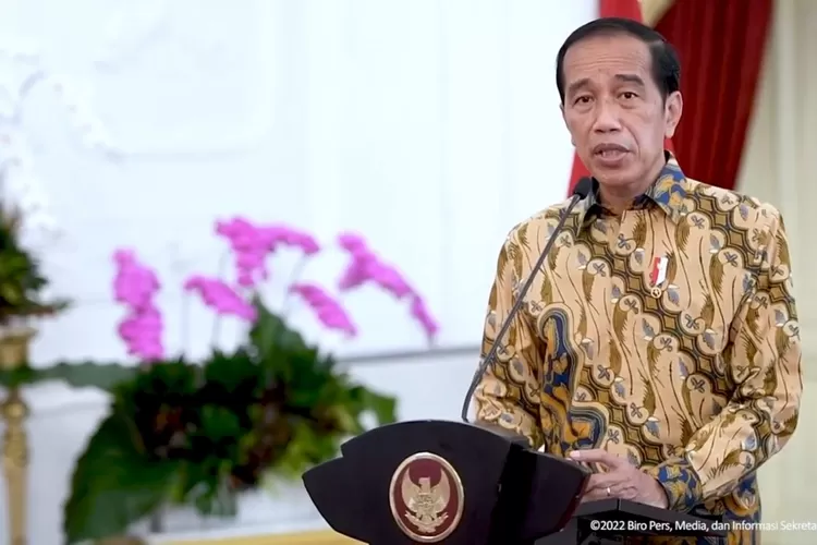 Presiden Joko Widodo memberikan sambutan pada Pembukaan Musyawarah Nasional (Munas) IX Korps Pegawai Republik Indonesia (Korpri) Tahun 2022, secara virtual, Jumat (28/1/2022). (Setkab)