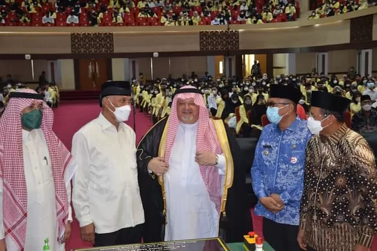 Wali Kota Padang Hendri Septa menyambut baik kedatangan Duta Besar (Dubes) Pemerintah Kerajaan Arab Saudi untuk Indonesia, Syekh Esam Bin Ahmed Abed Al Taghafi beserta rombongan