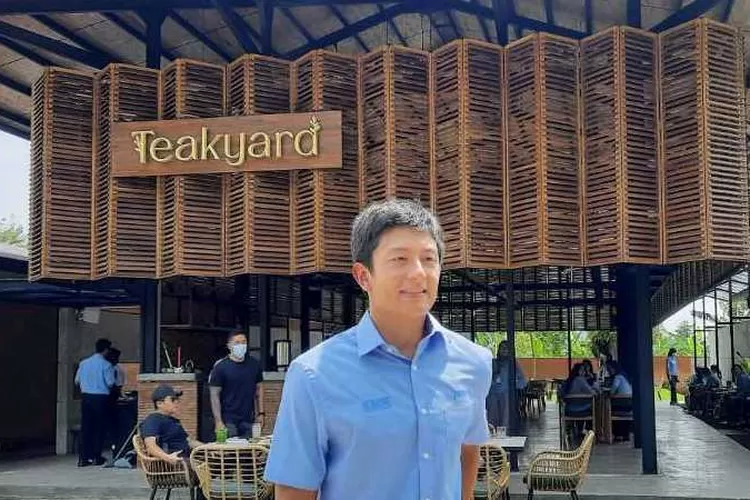 Mantan pembalap F1, Rio Haryanto semakin mantap di dunia kuliner dengan membuka resto Teakyard (Endang Kusumastuti)