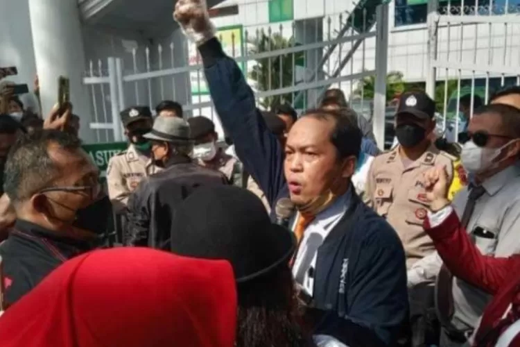 Puluhan Advokat Lakukan Aksi Damai di Kejaksaan Tinggi Jambi (dok.  Expose.com)