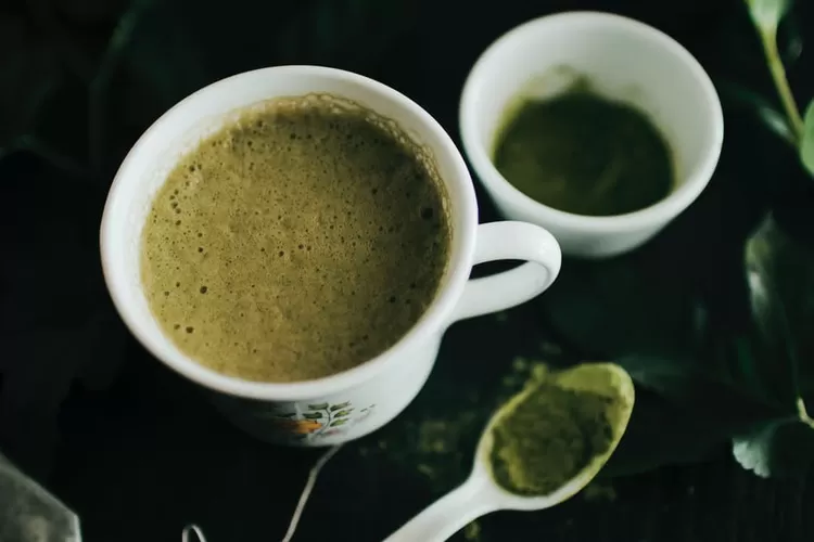 Perbedaan Matcha dan Green Tea. (pexels.com/cherisha-norman)