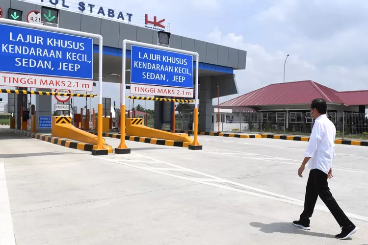 Presiden Joko Widodo meresmikan Jalan Tol Binjai-Langsa seksi I Binjai-Stabat sepanjang 11,8 kilometer dalam kunjungan kerjanya ke Provinsi Sumatera Utara, pada Jumat, 4 Februari 2022.