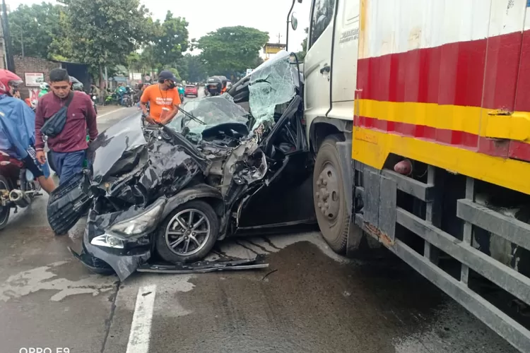 UPDATE Kecelakaan di Banyumanik Semarang, 1 Pemotor Meninggal Dunia (ist)