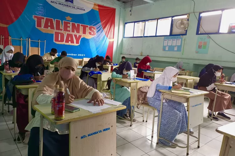 Santri antusias mengikuti tes masuk di Pesantren PERSIS 110 Manba'ul Huda Bandung - Foto: Istimewa