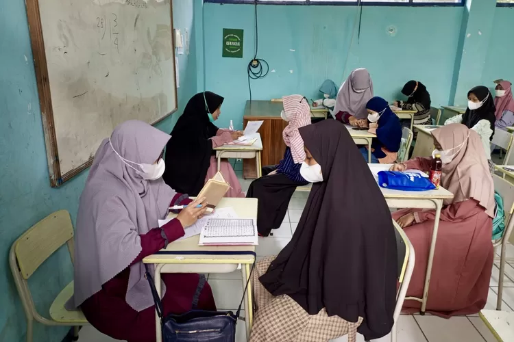 Tes baca Al-Qur'an salah satu tes masuk PPI 110 Manba'ul Huda Bandung