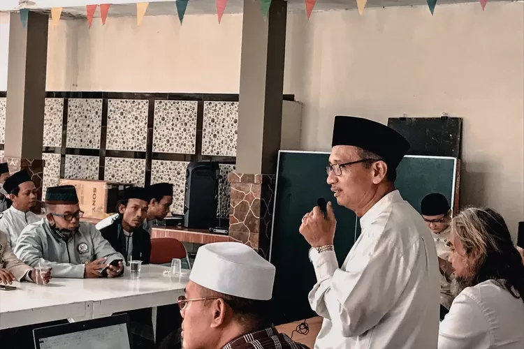 Ketua Dewan Da'wah Kabupaten Bekasi, KH Ahbab Akhfas 
