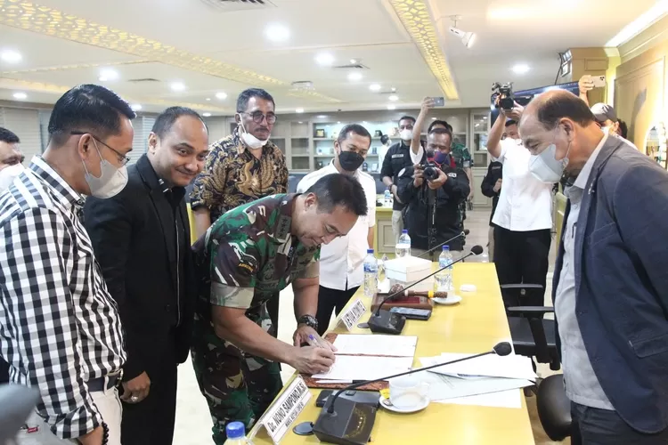 Komite I DPD RI Rapat Kerja bersama Panglima TNI Andika Perkasa.
