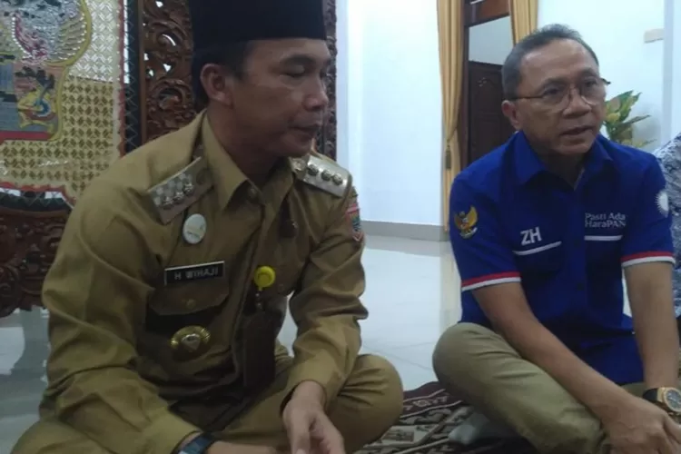 Bupati Batang Wihaji bersama Ketua umum PAN, Zulkifli Hasan.  (Muslihun/Kontributor Batang&nbsp;)