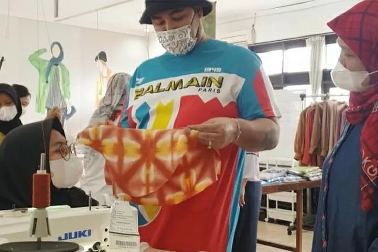 Ivan Gunawan Cari Bibit Desainer di SMKN 9 Bandung (IG/@ivan_gunawan)
