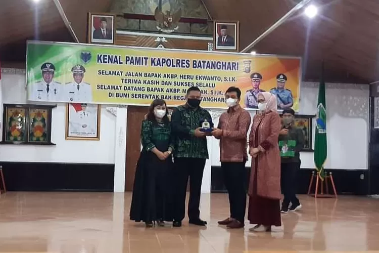 Bupati Batang Hari Muhammad Fadhil Arief (MFA) mengadakan acara Kenal Pamit untuk Kepala Kepolisian Resort Batang Hari, dari&nbsp; Kapolres AKBP. Heru Ekwanto, S.I.K, kepada AKBP. M. Hasan, S. I. K, M.H, sebagai Kapolres yang baru di Kabupaten Batang Hari (Anuza)