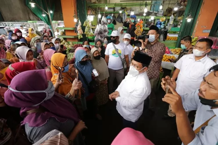 Ketua Umum PKB  yang juga Wakil Ketua DPR Bidang Kokesra  Muhaimin Iskandar mengunjungi Pasar Bintoro Demak,  Rabu 9 Februari 2022. (istimewa)